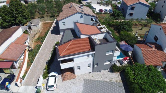 Apartments Peti 普拉 外观 照片