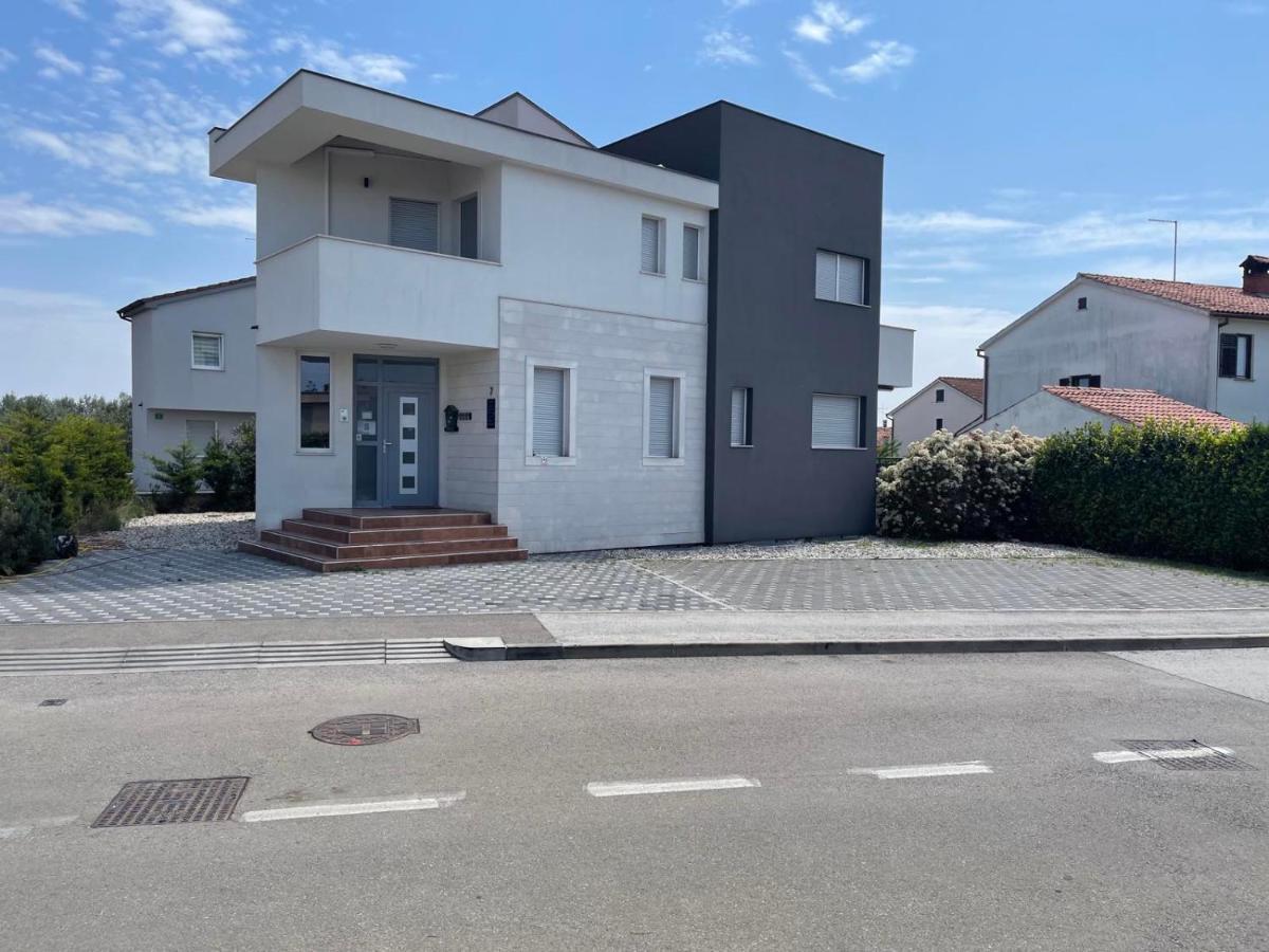 Apartments Peti 普拉 外观 照片