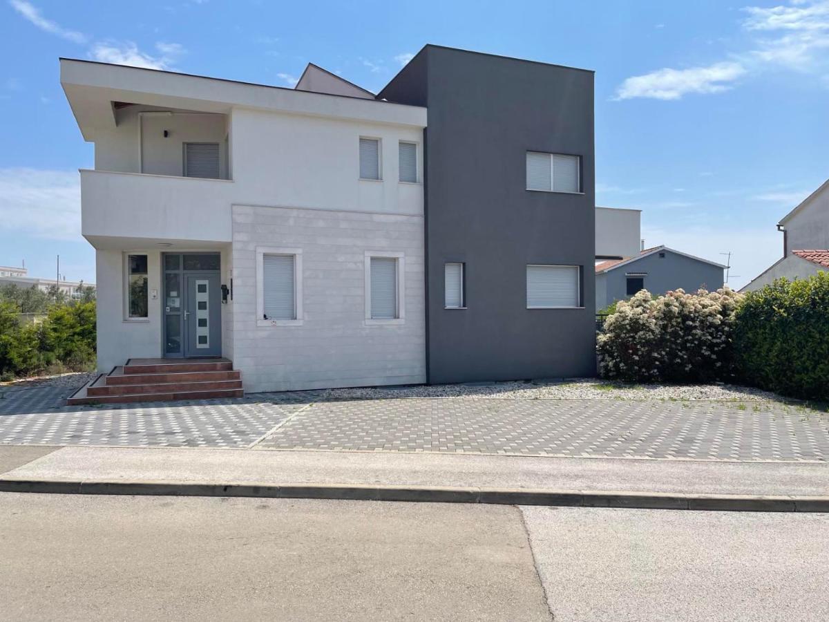 Apartments Peti 普拉 外观 照片