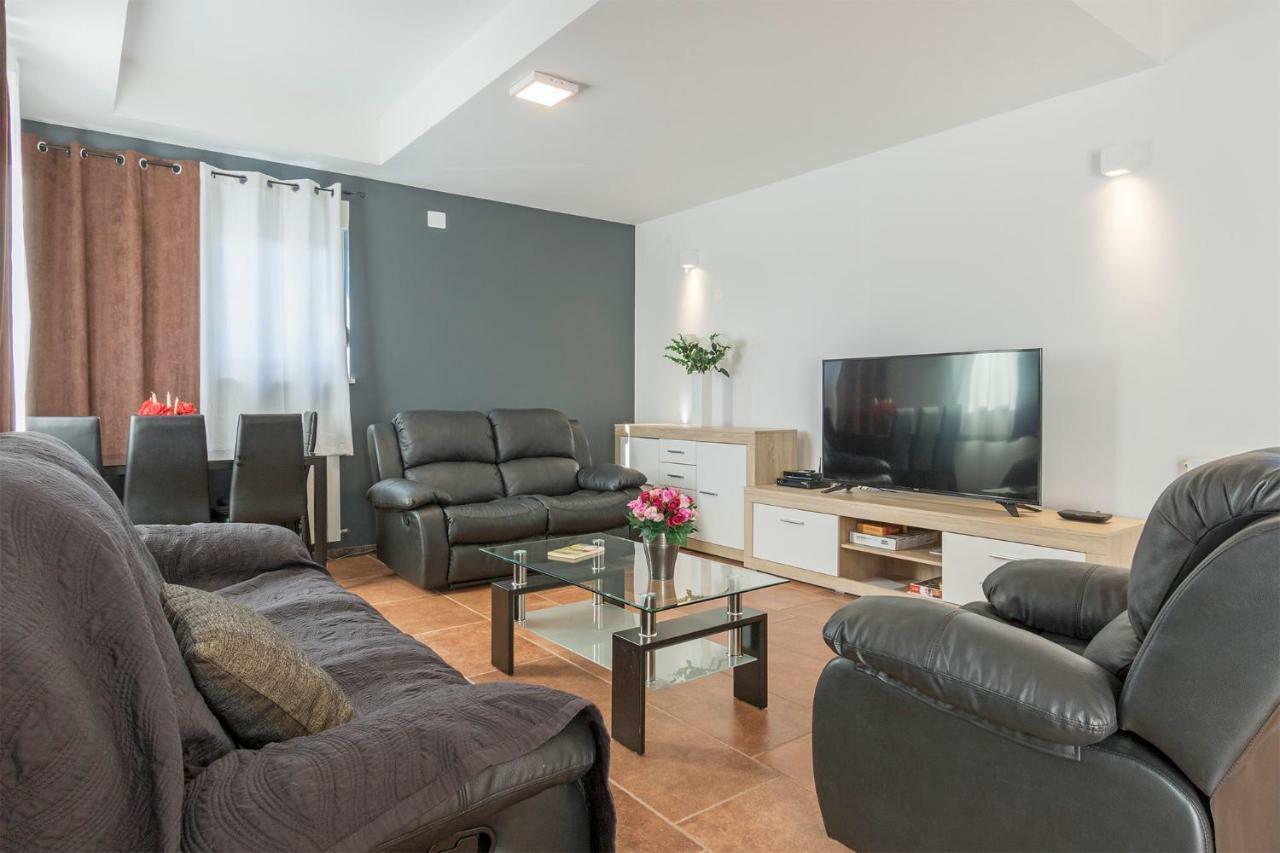 Apartments Peti 普拉 外观 照片
