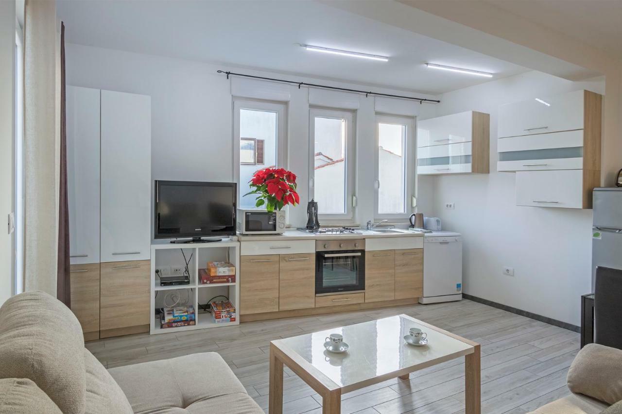 Apartments Peti 普拉 外观 照片